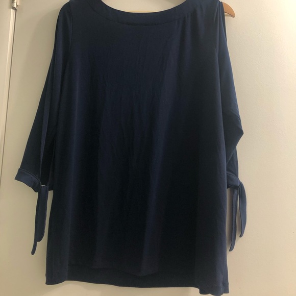 Clothes - Picture 1 of 8